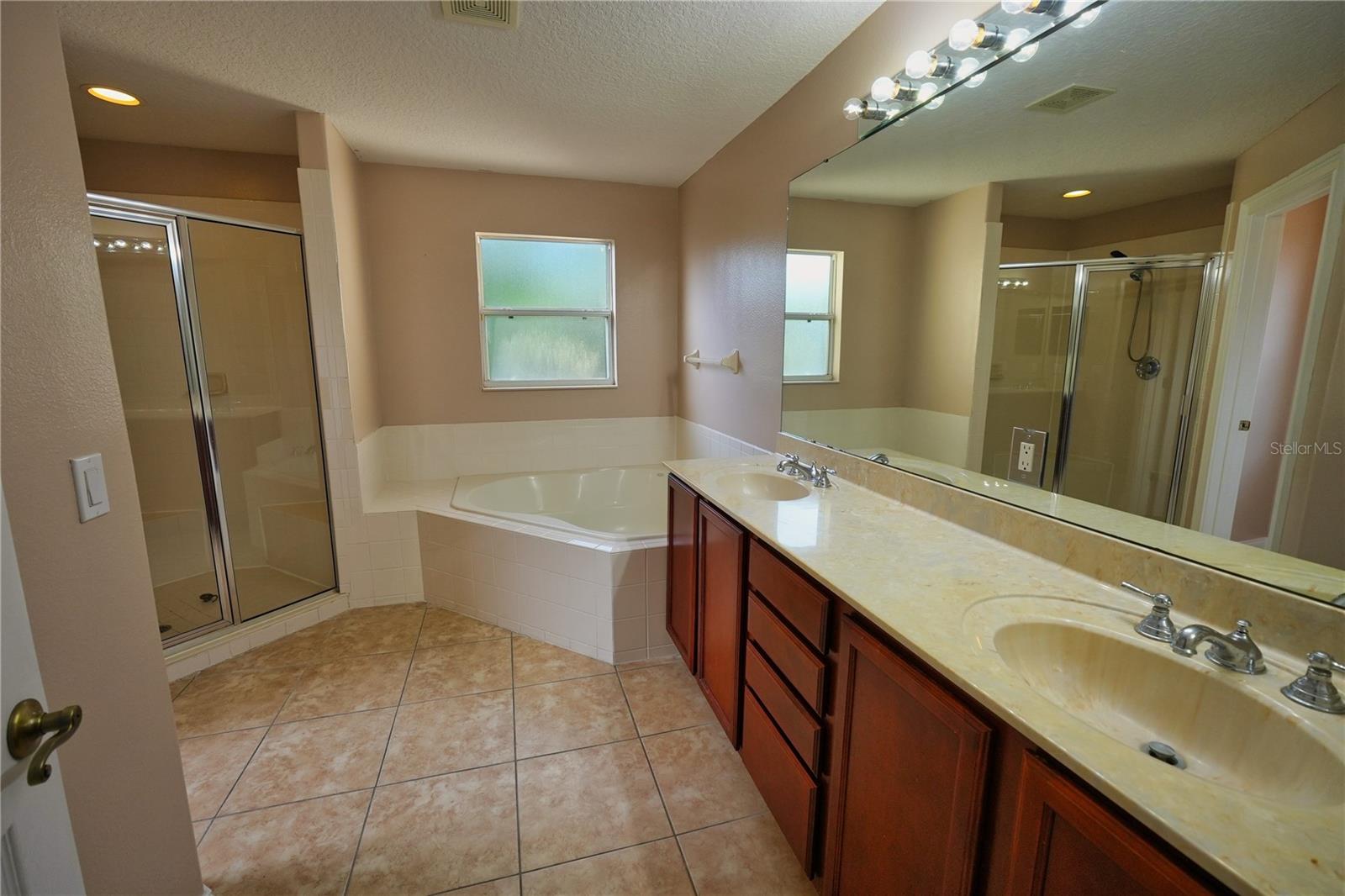 TOSCANA W - Residential Lease