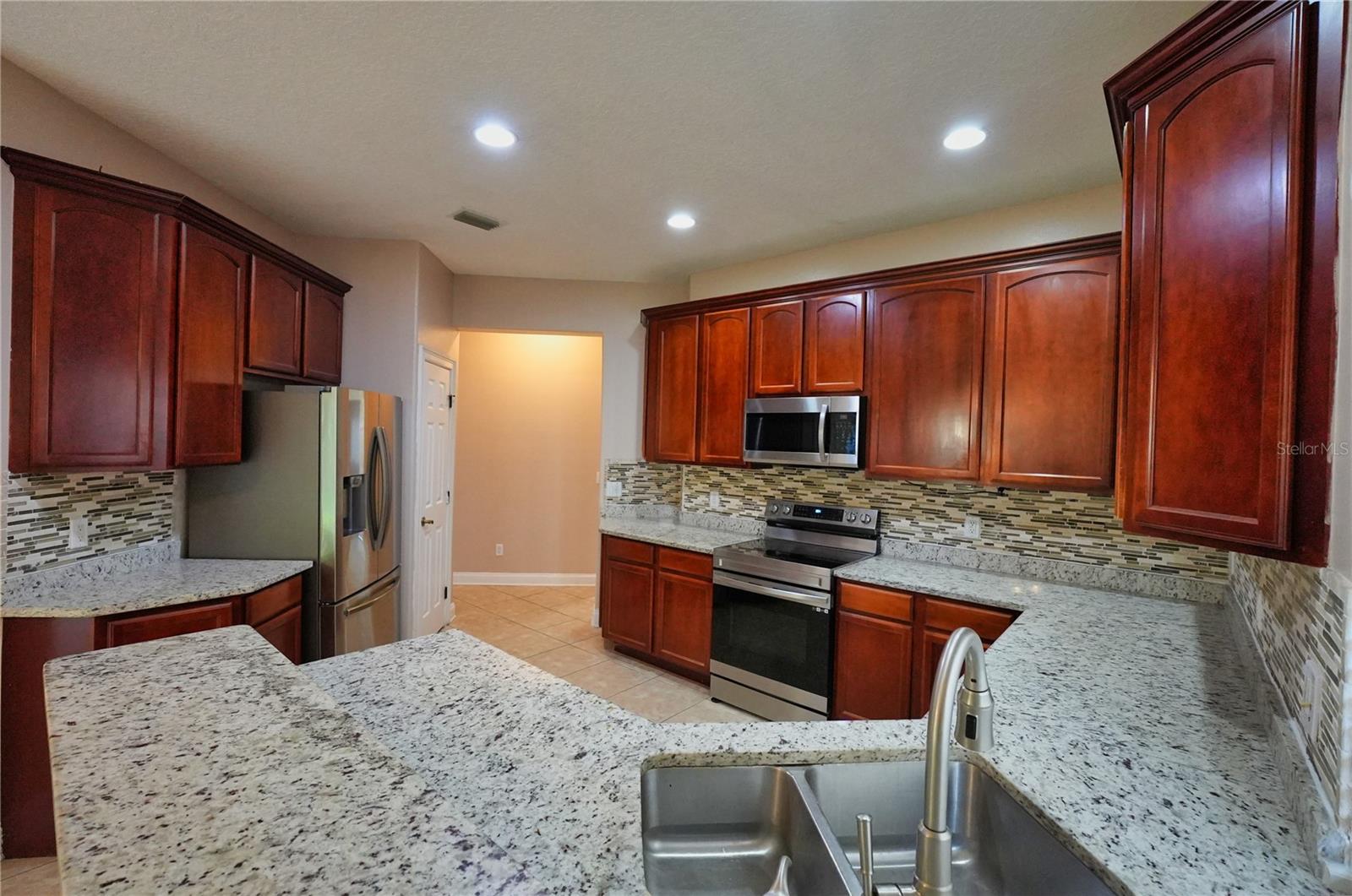 TOSCANA W - Residential Lease