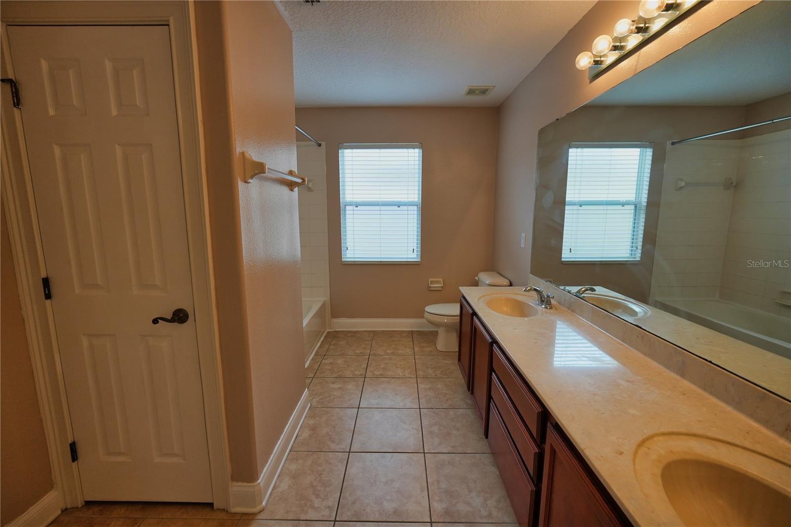 TOSCANA W - Residential Lease