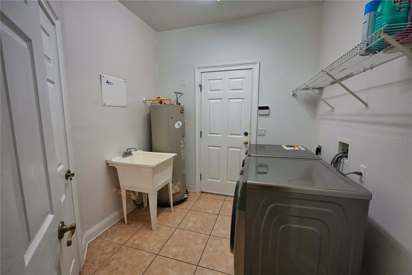 TOSCANA W - Residential Lease