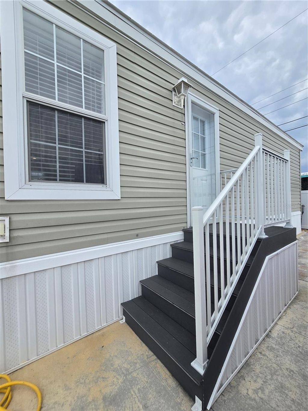 Photo of 919 50th Avenue W, Bradenton, FL 34207 (MLS # OM716146)