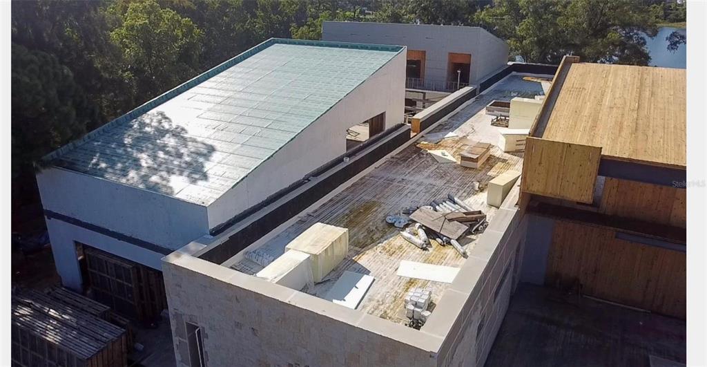 THE LAKE HOUSE - Residential