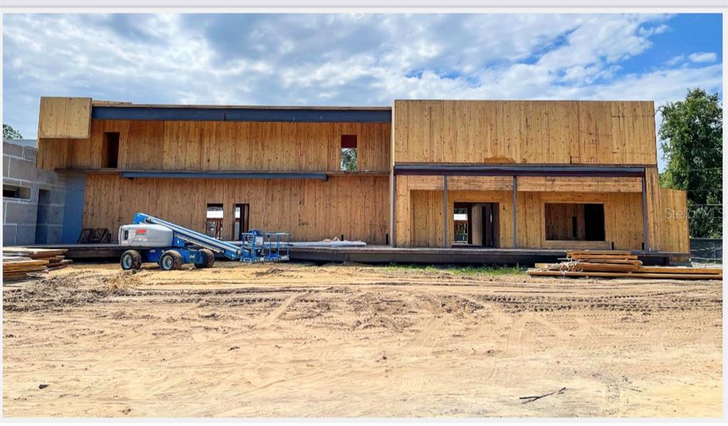 THE LAKE HOUSE - Residential