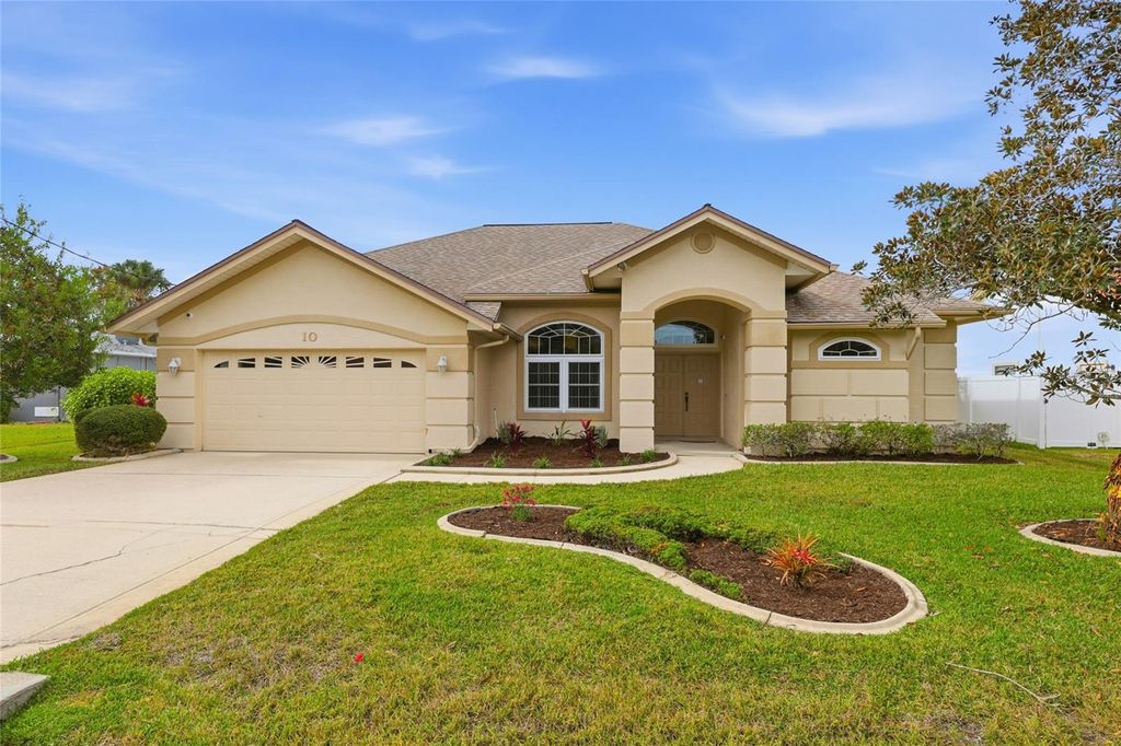 Photo of 10 Westgate Lane, Palm Coast, FL 32164 (MLS # FC314091)