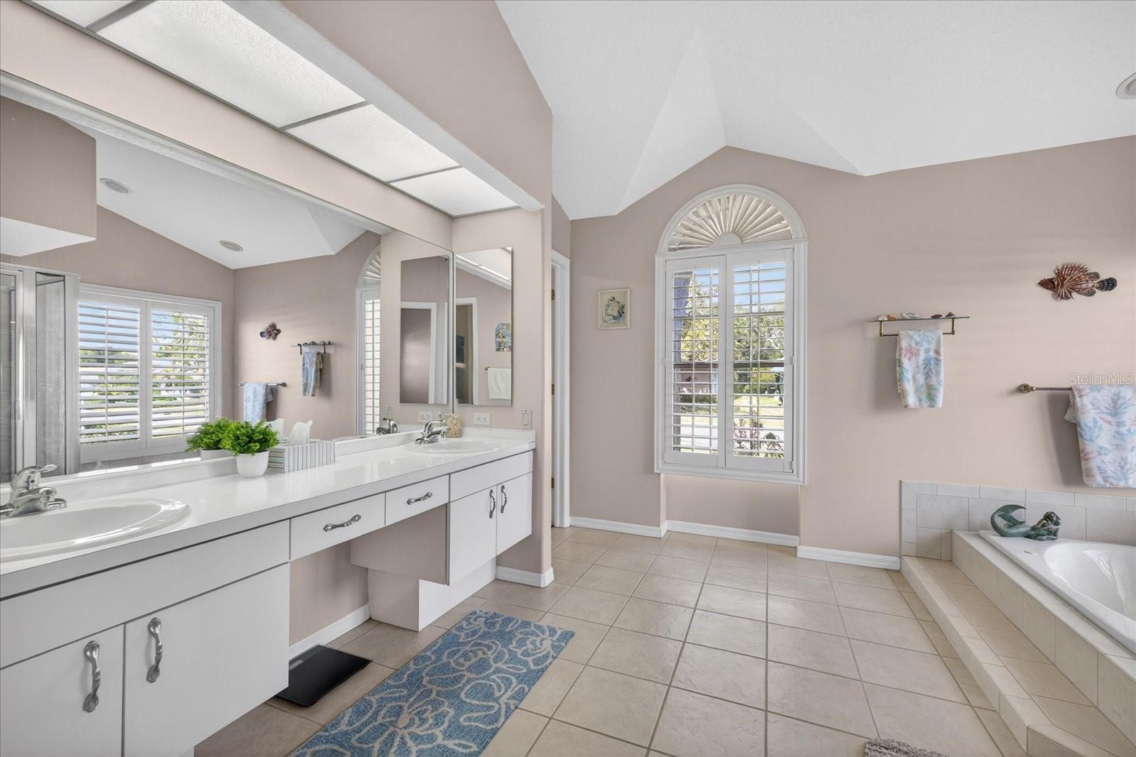 BERKLEY WOODS - Residential