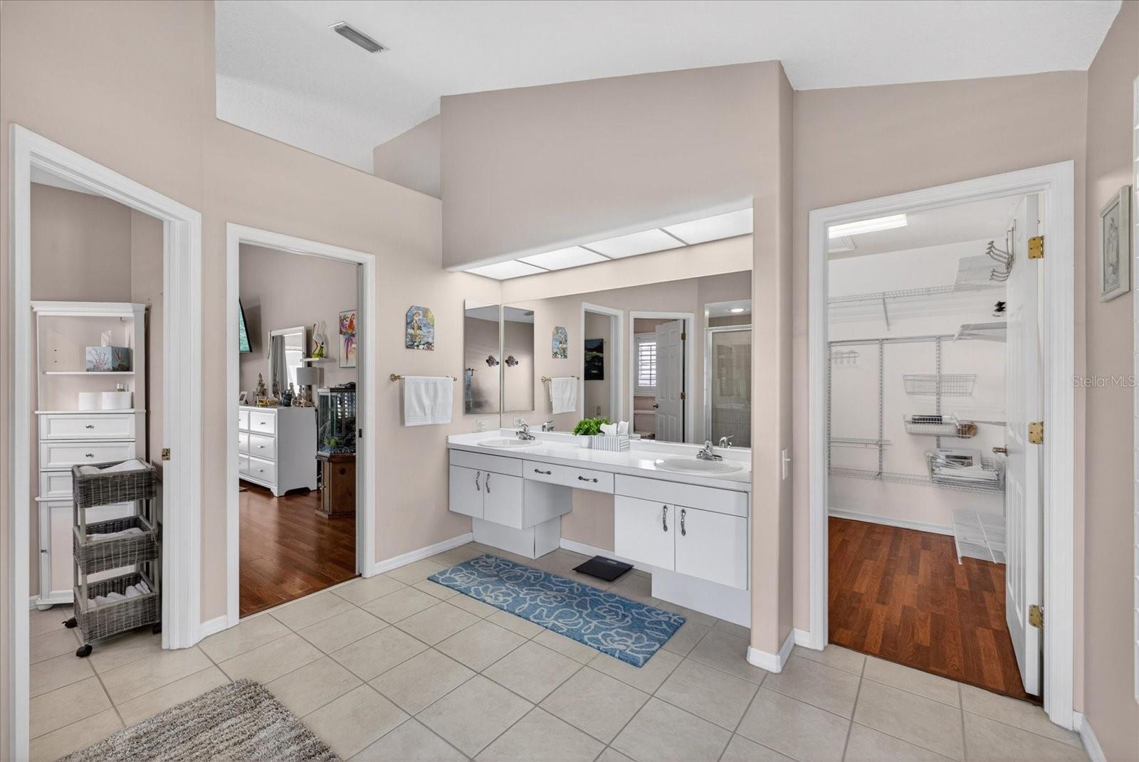 BERKLEY WOODS - Residential