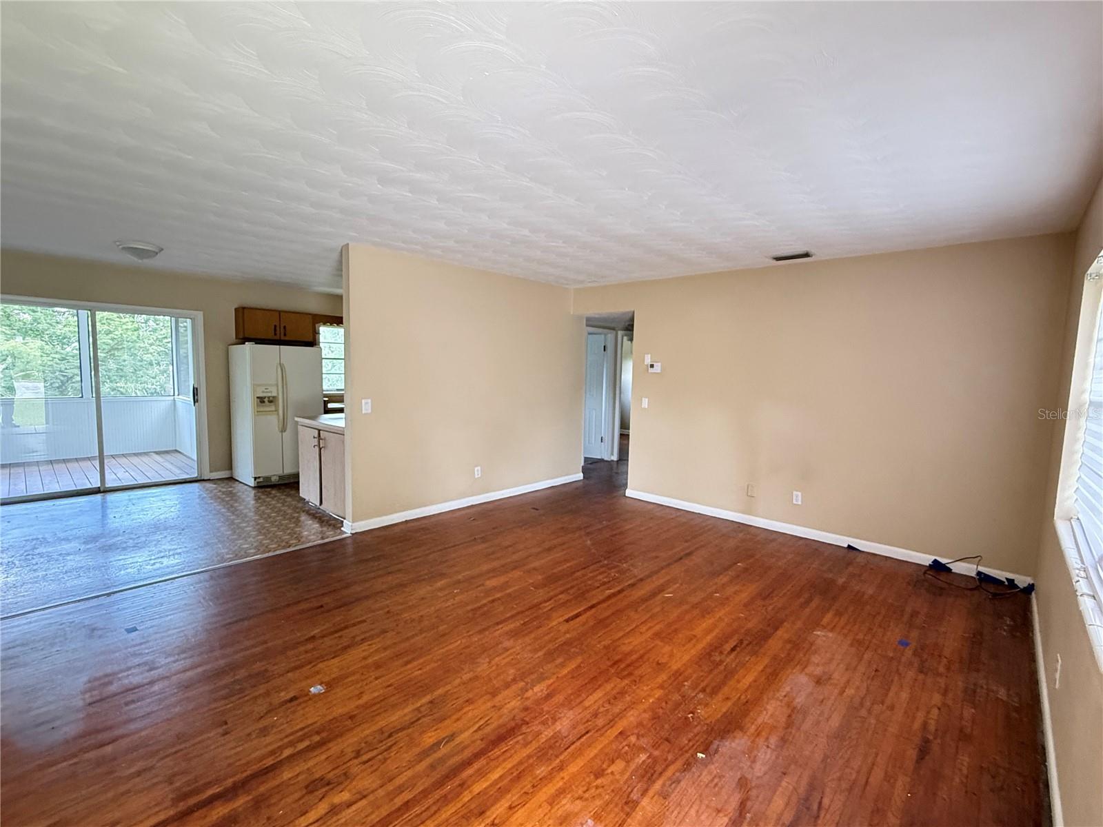 CLERMONT SUNNYSIDE UNIT - Residential Lease