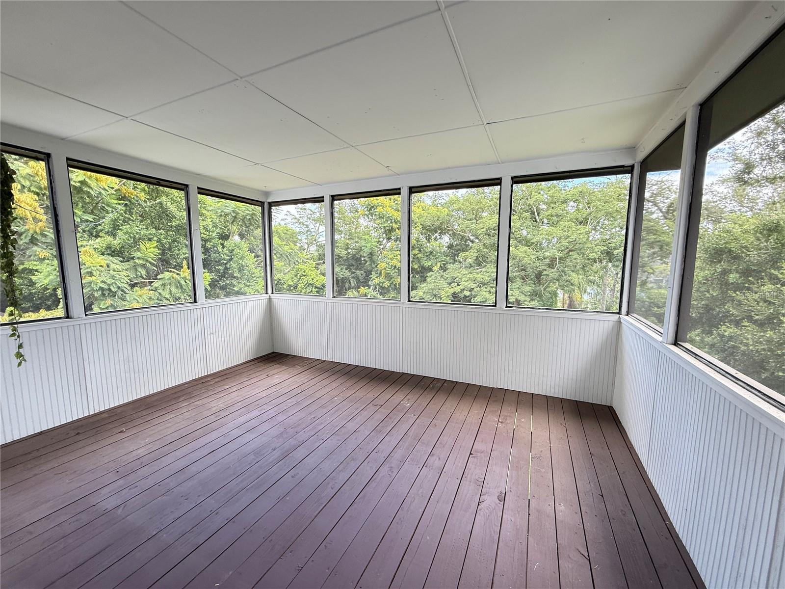CLERMONT SUNNYSIDE UNIT - Residential Lease