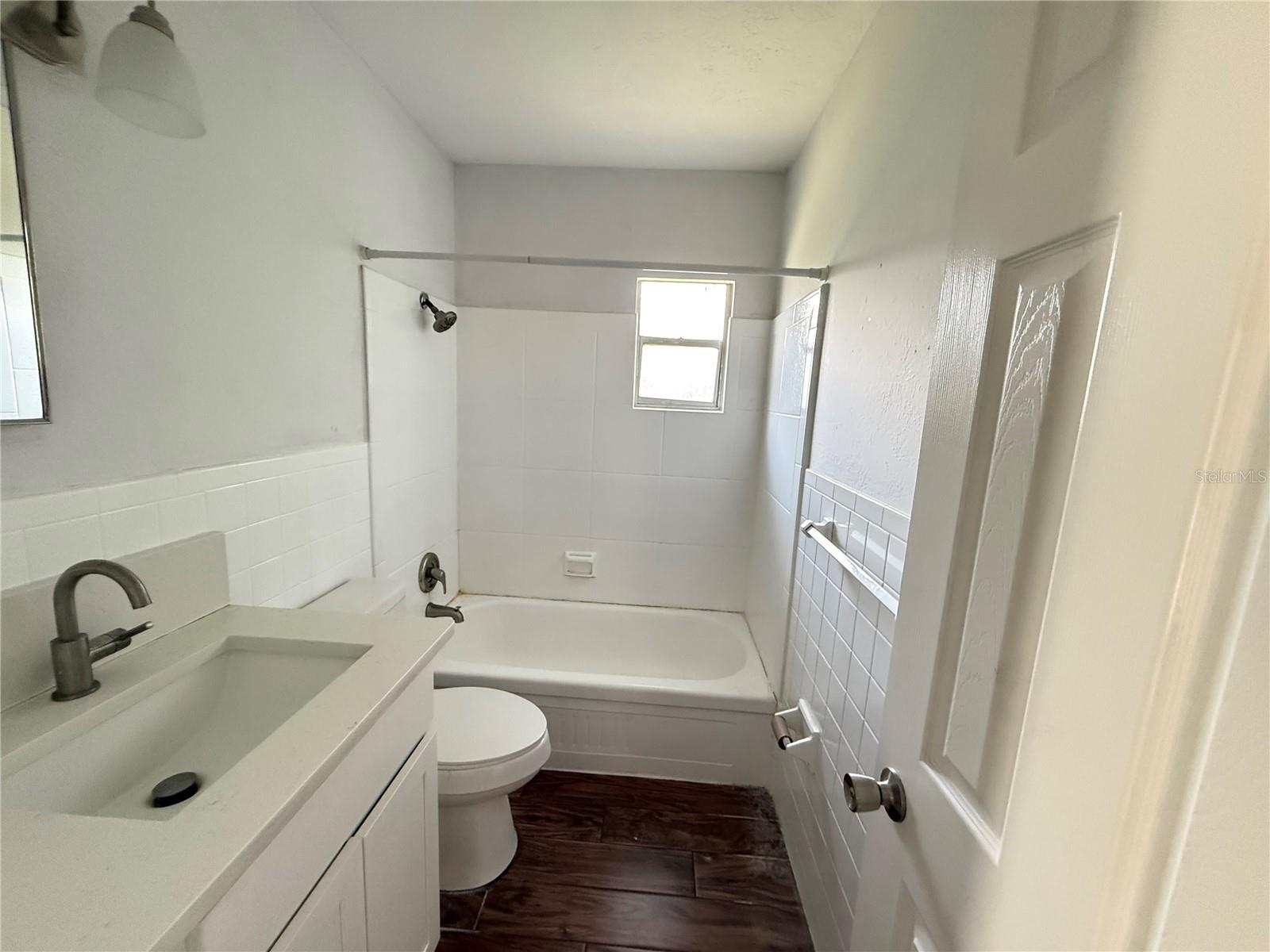 CLERMONT SUNNYSIDE UNIT - Residential Lease