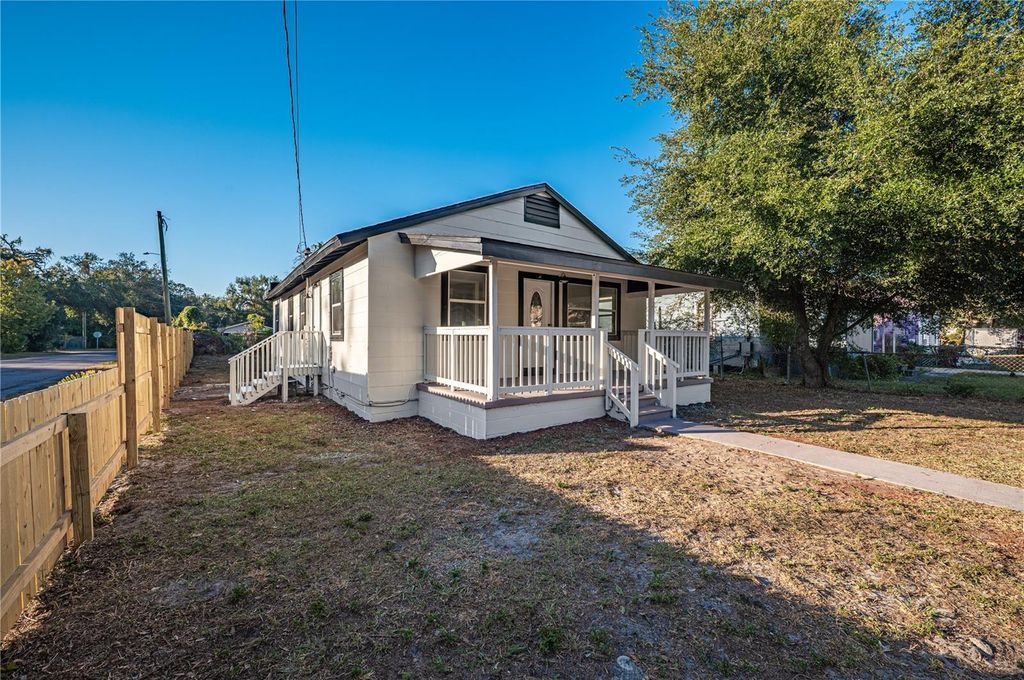 Photo of 3211 E Chelsea Street, Tampa, FL 33610 (MLS # TB8448494)