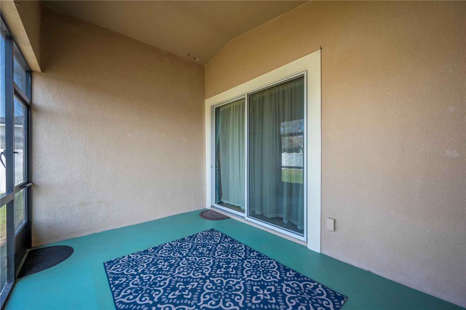 MANDOLIN 02 - Residential