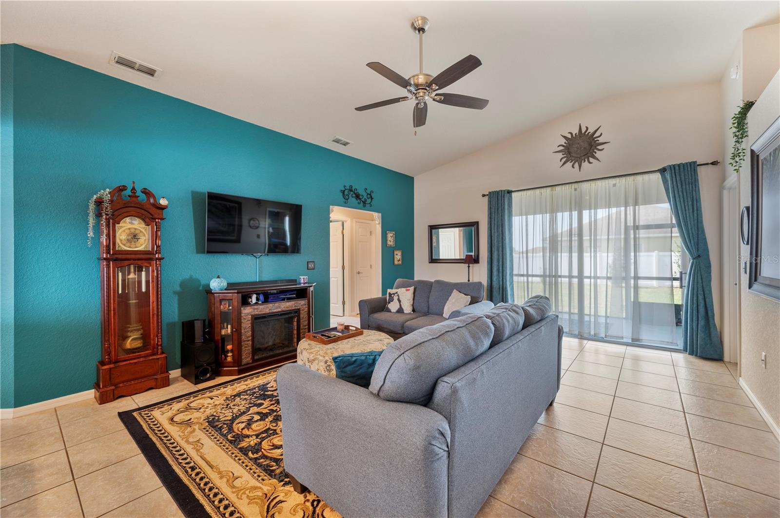 MANDOLIN 02 - Residential