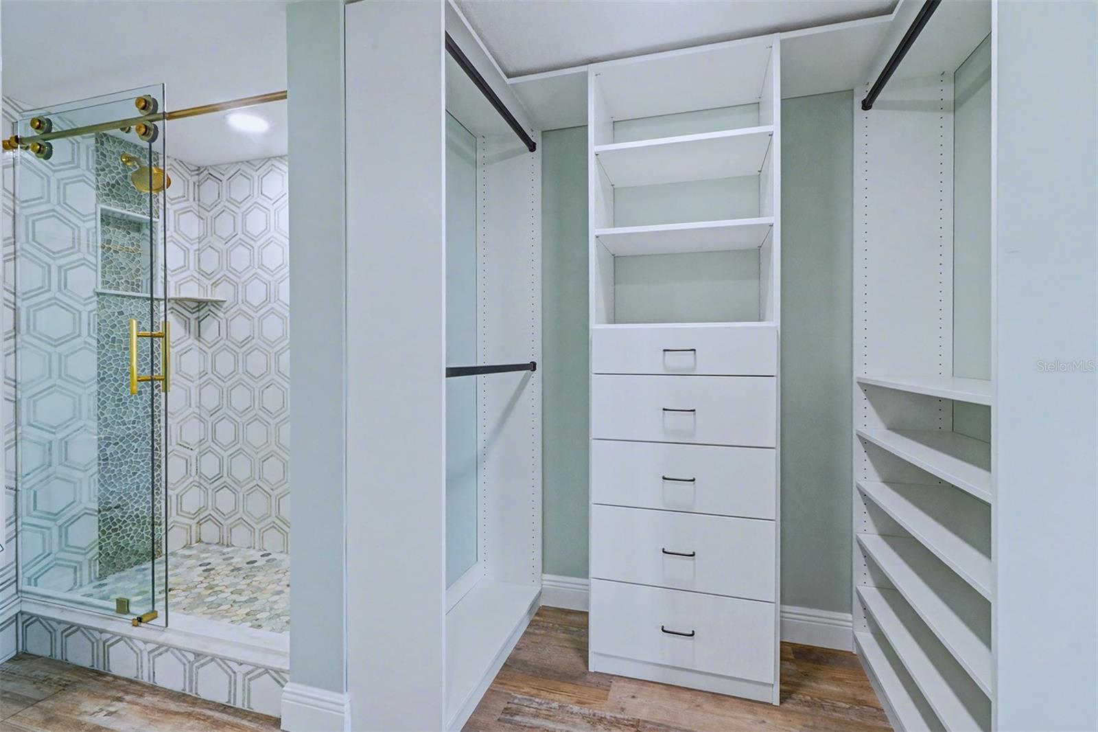 GOLDEN SHORES CONDO - Residential