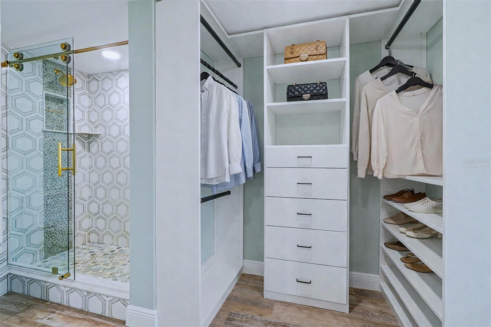 GOLDEN SHORES CONDO - Residential