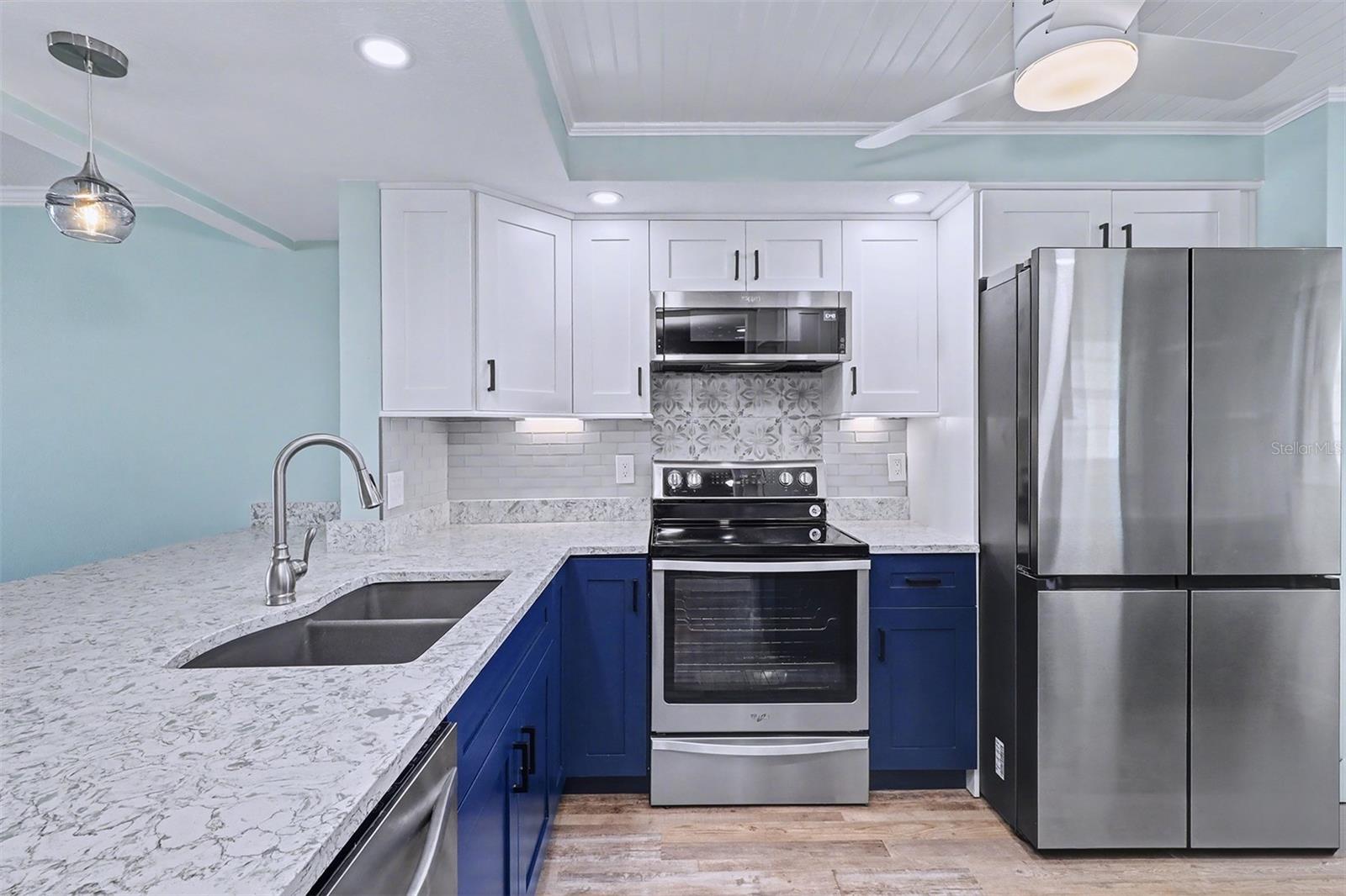 GOLDEN SHORES CONDO - Residential