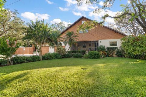 Photo of 1799 Dixie Highway, Tarpon Springs, FL 34689 (MLS # TB8474102)