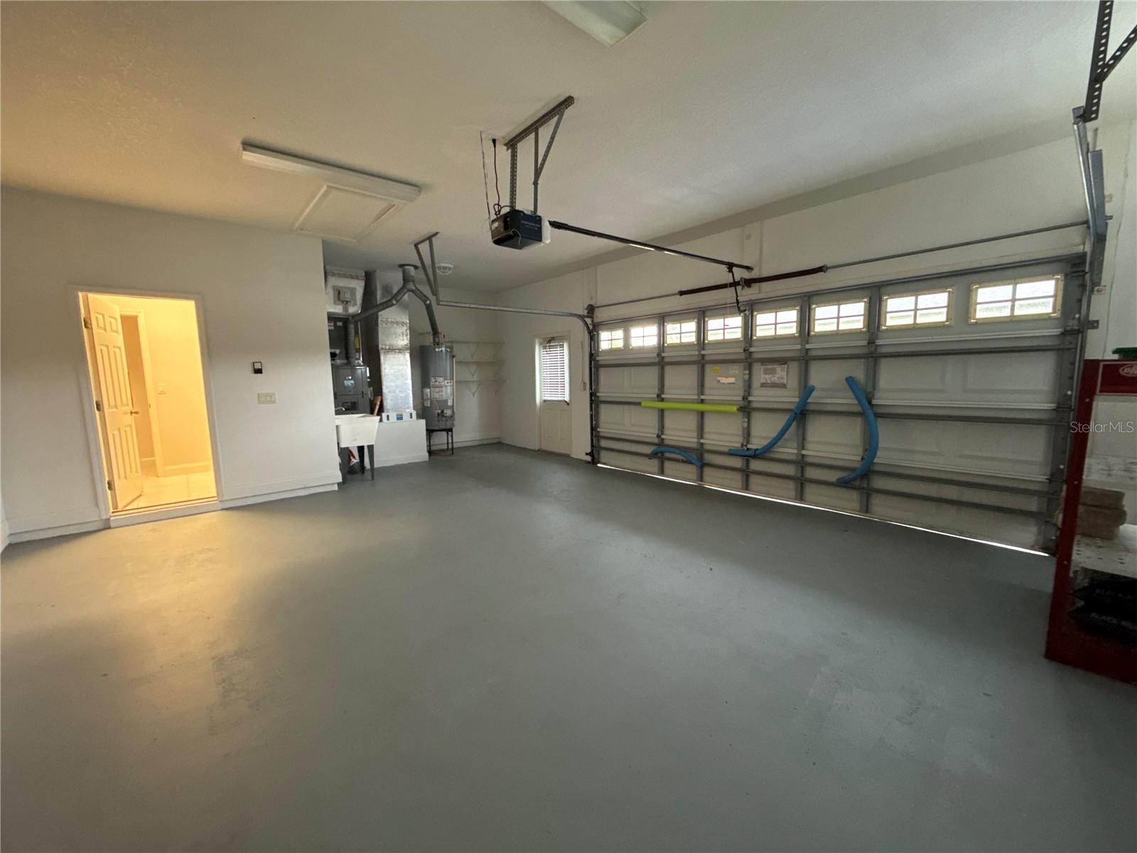 LAKE DIAMOND GOLF & CC PH 03 - Residential Lease