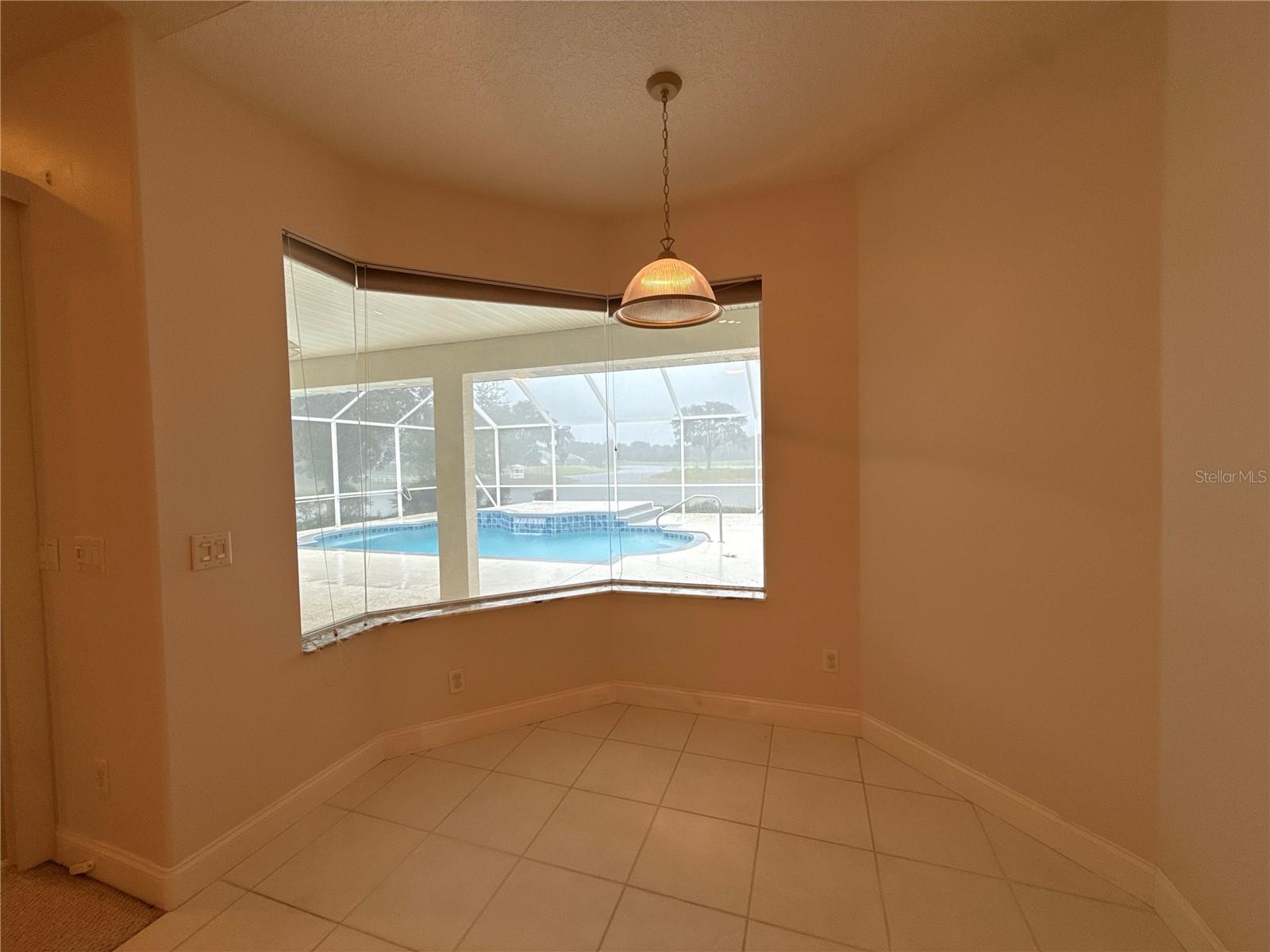 LAKE DIAMOND GOLF & CC PH 03 - Residential Lease
