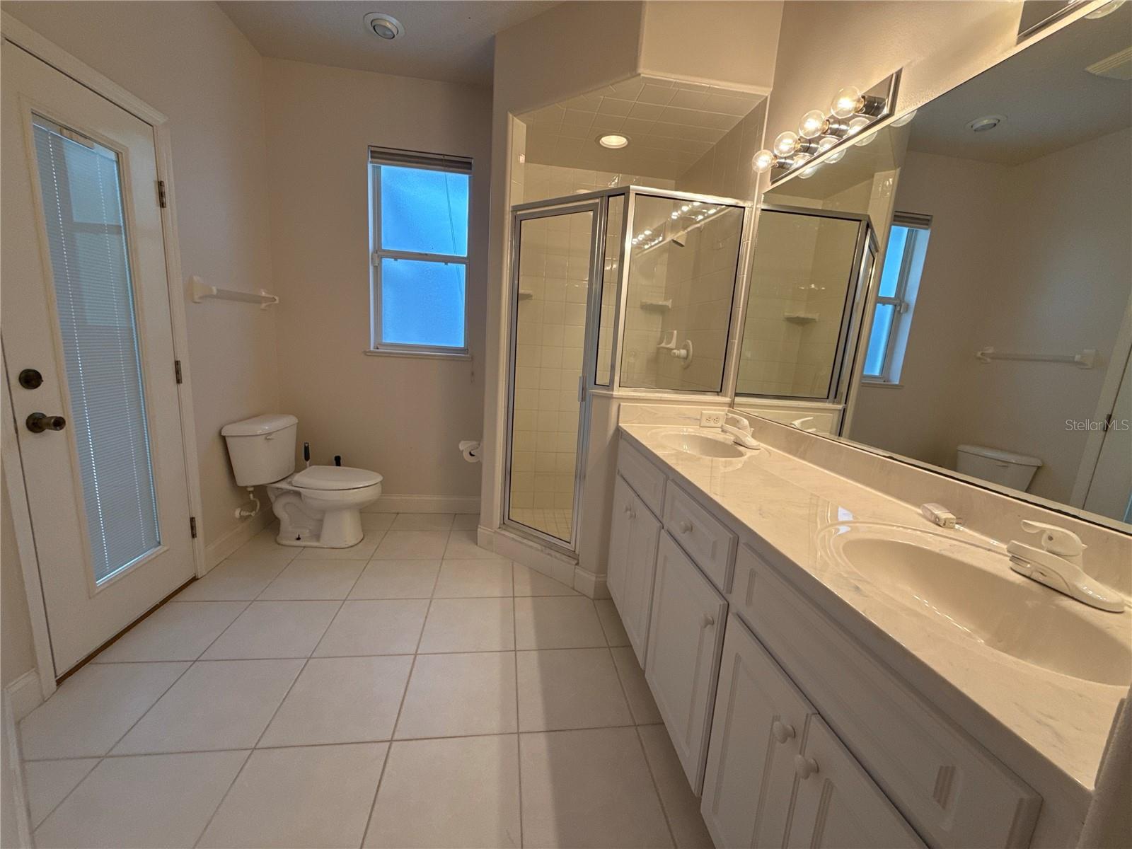 LAKE DIAMOND GOLF & CC PH 03 - Residential Lease