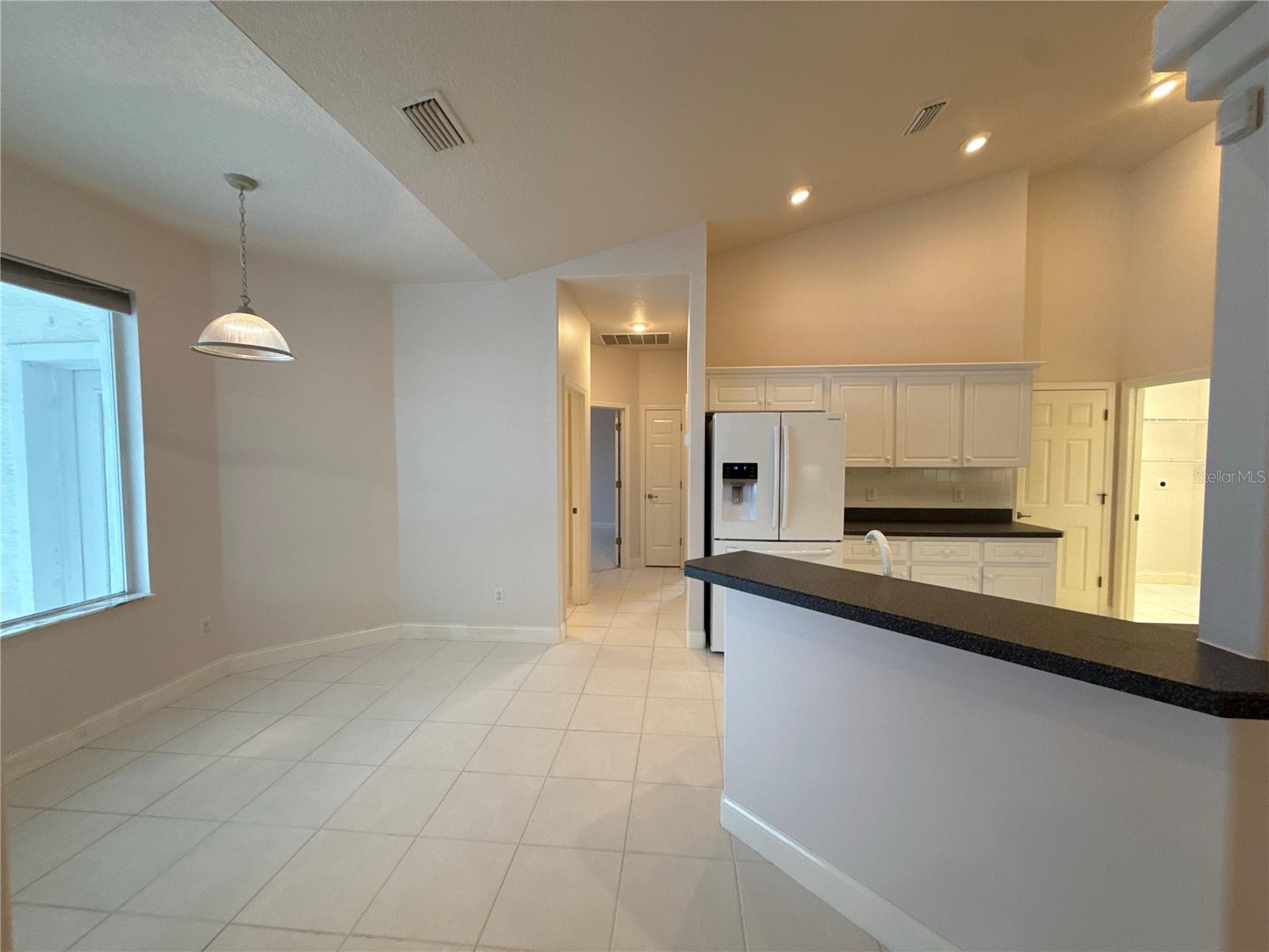LAKE DIAMOND GOLF & CC PH 03 - Residential Lease