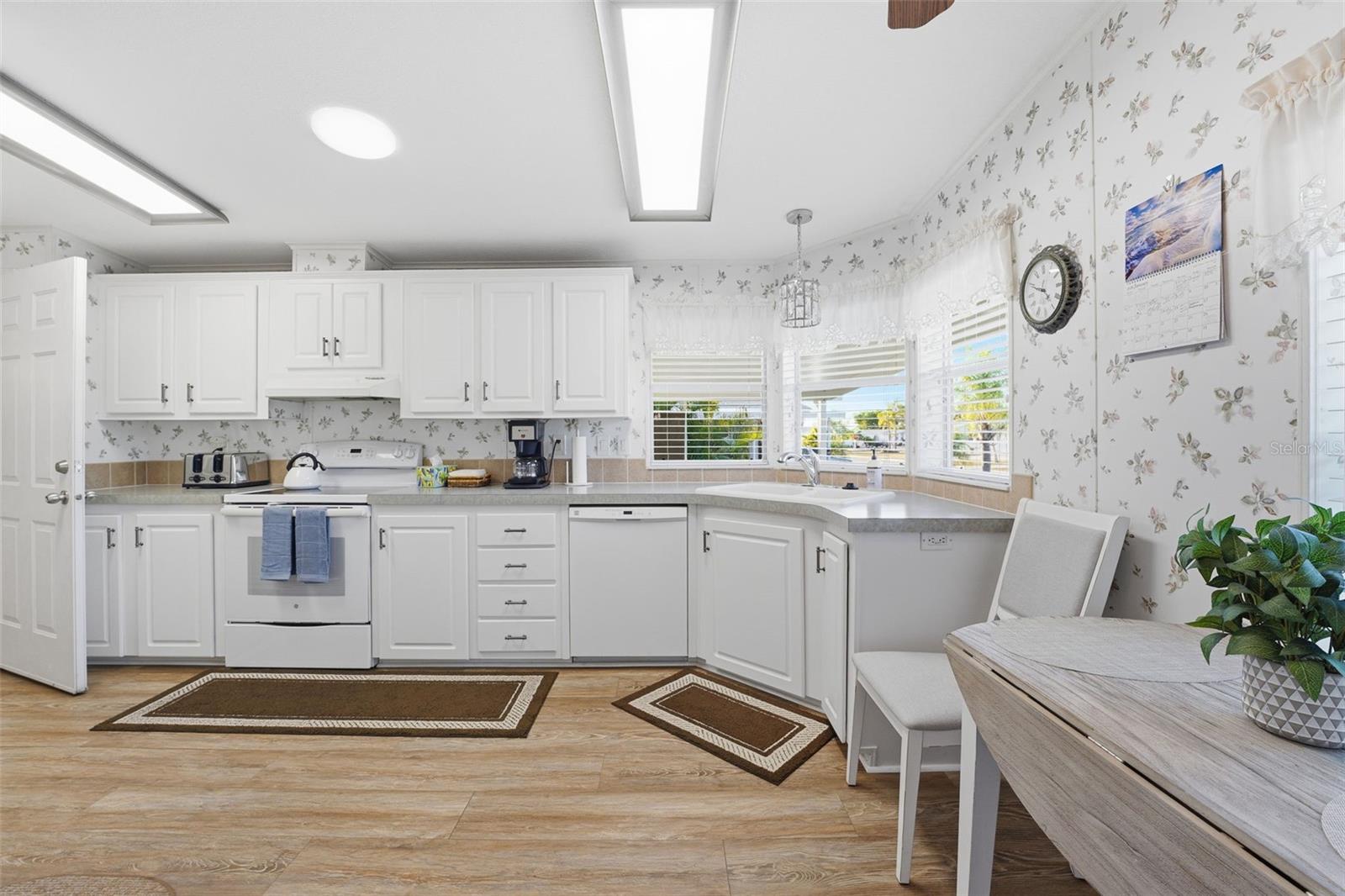 LEMON BAY ISLES PH 111 - Residential