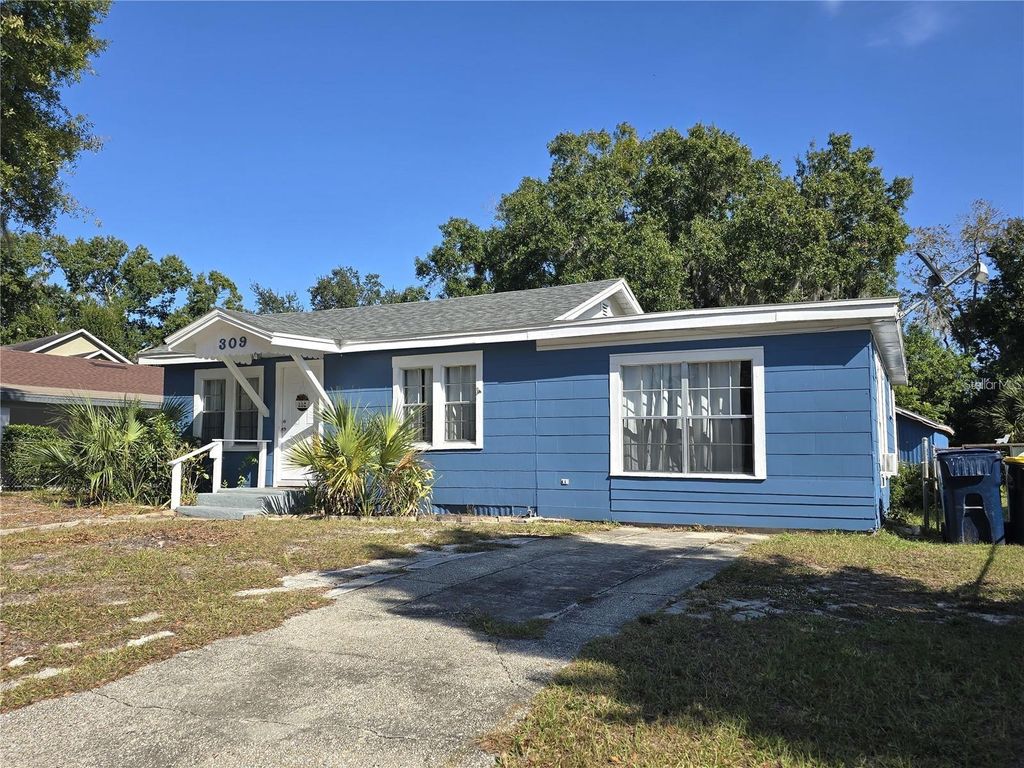 Photo of 309 Lake Dale Drive, Auburndale, FL 33823 (MLS # P4937326)