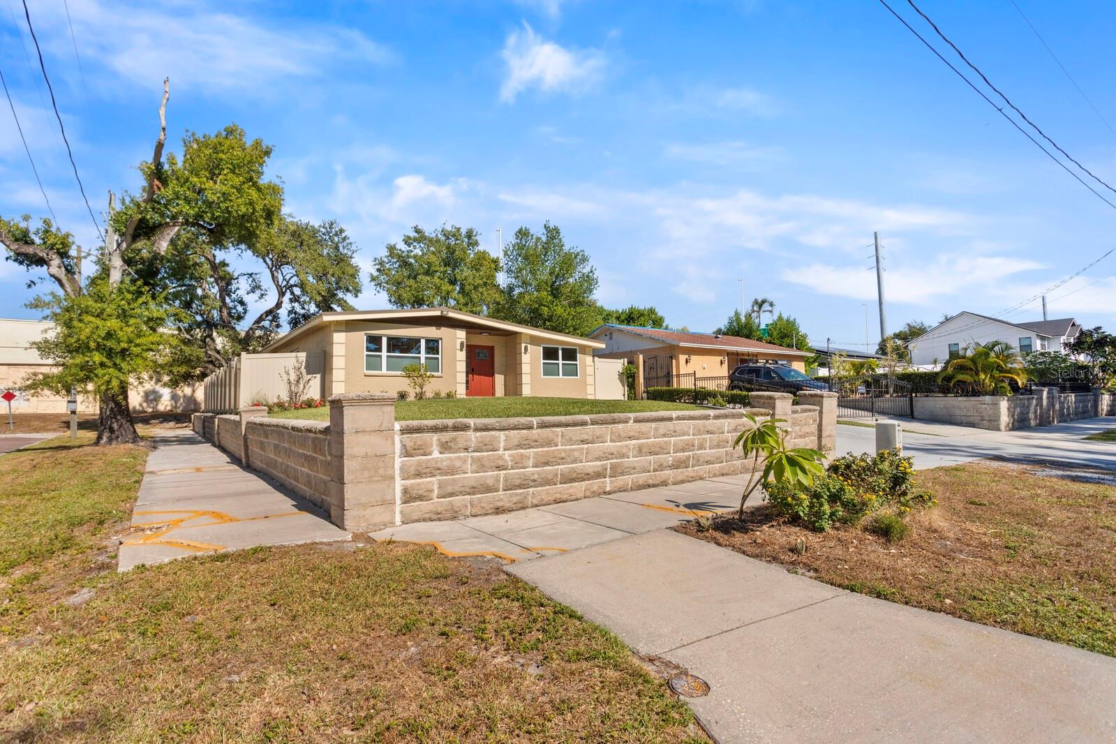 MAC FARLANE PARK - Residential