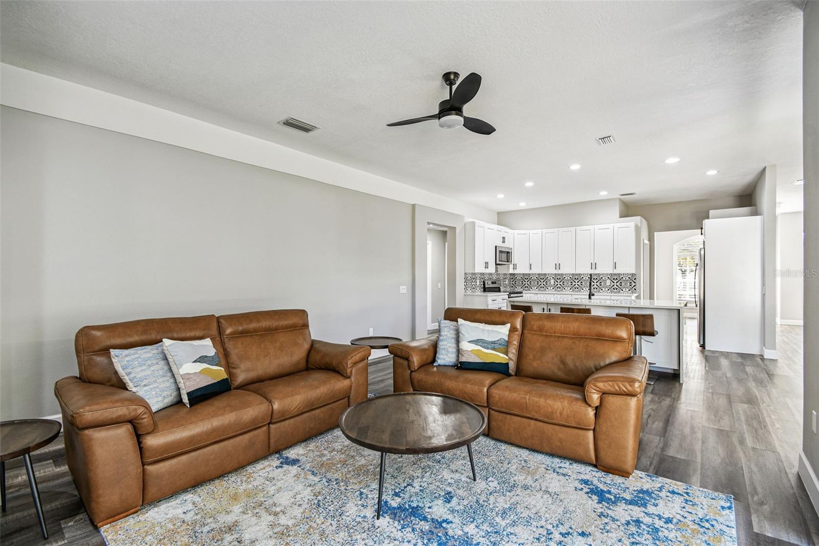 PAVILION PH 2 - Residential