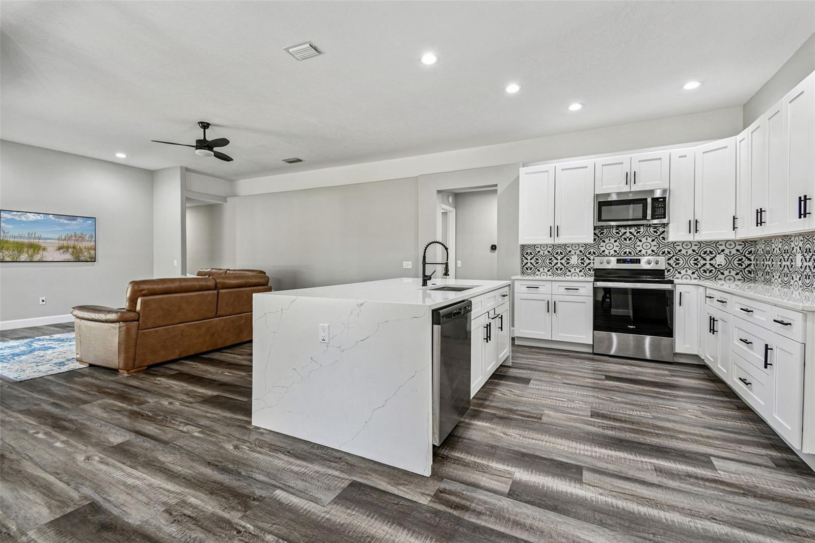 PAVILION PH 2 - Residential