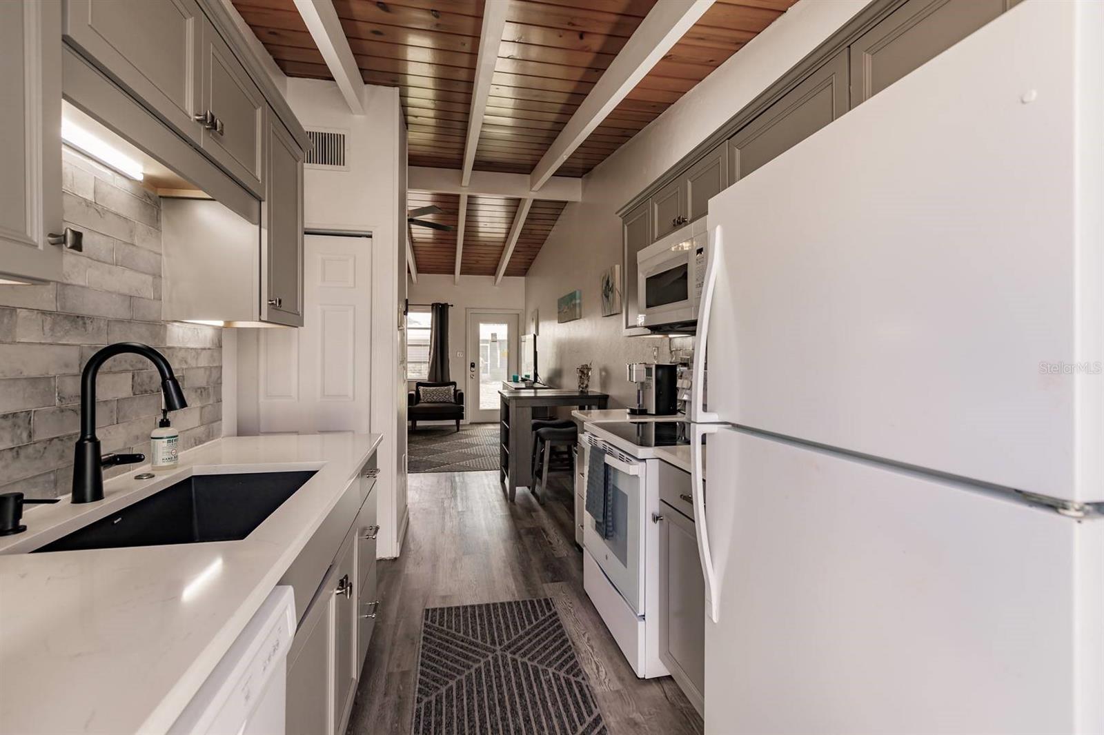 CASA MAR - Residential Lease