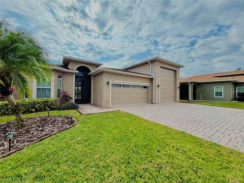 A home in LAKE WALES