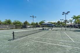 VILLAGEWALK/LK NONAD & 01 - Residential Lease