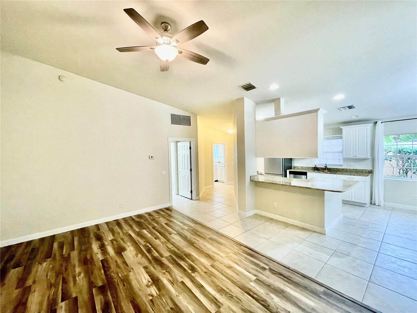 VILLAGEWALK/LK NONAD & 01 - Residential Lease