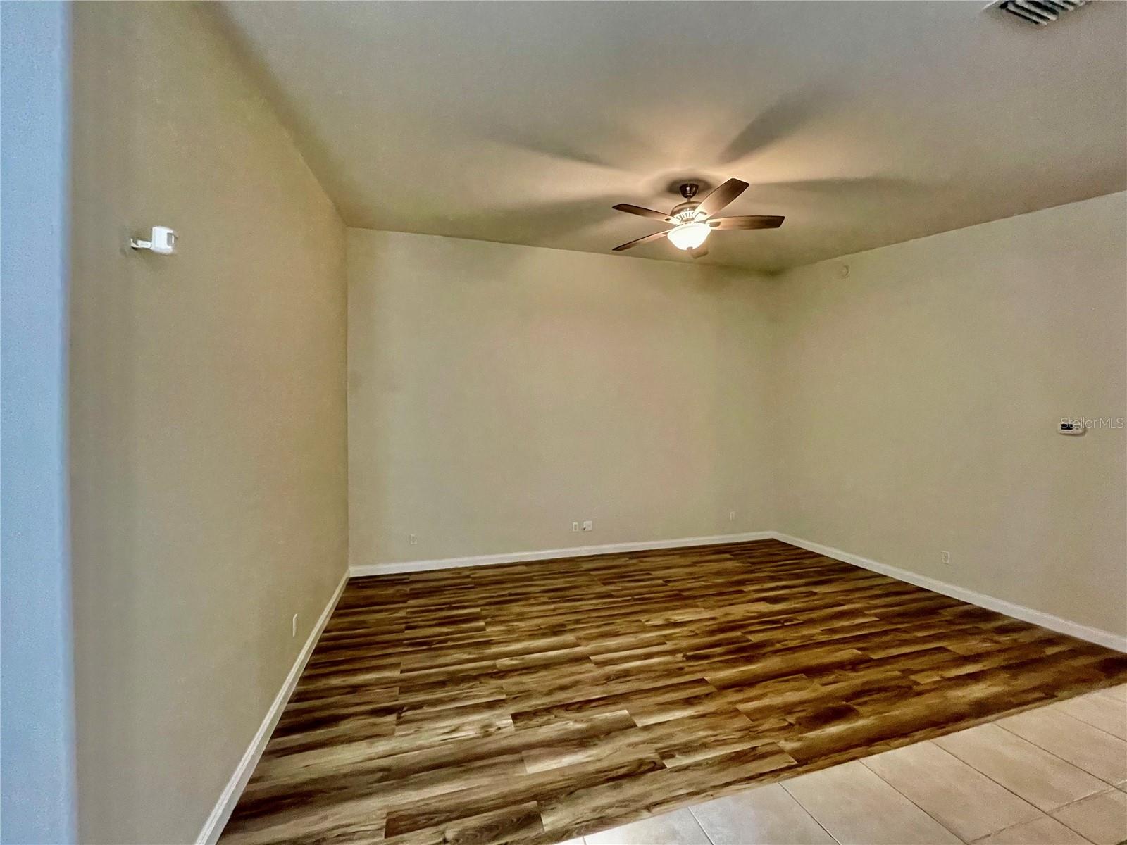 VILLAGEWALK/LK NONAD & 01 - Residential Lease