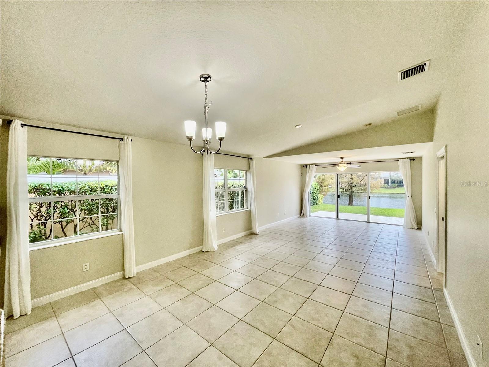 VILLAGEWALK/LK NONAD & 01 - Residential Lease