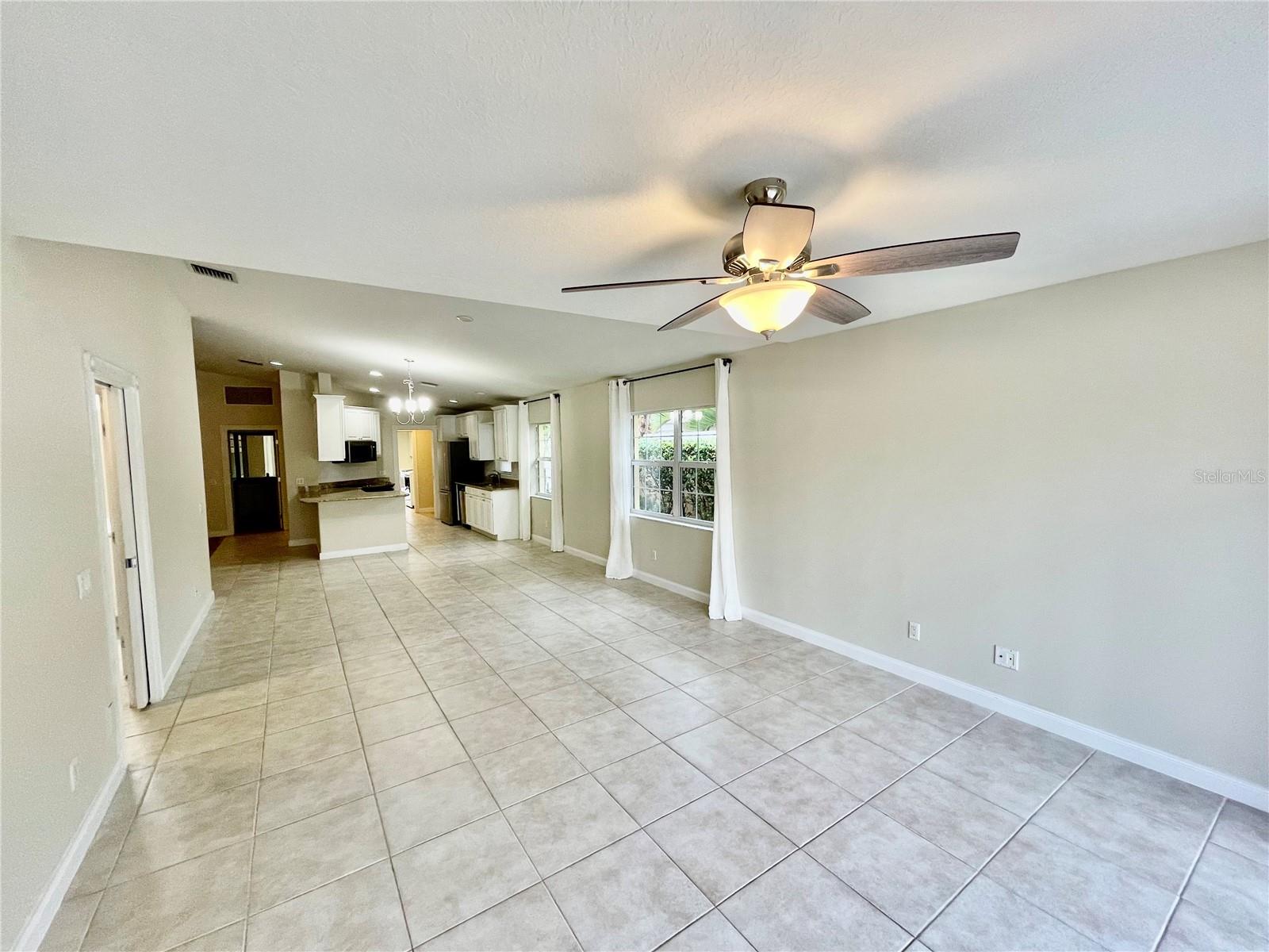 VILLAGEWALK/LK NONAD & 01 - Residential Lease