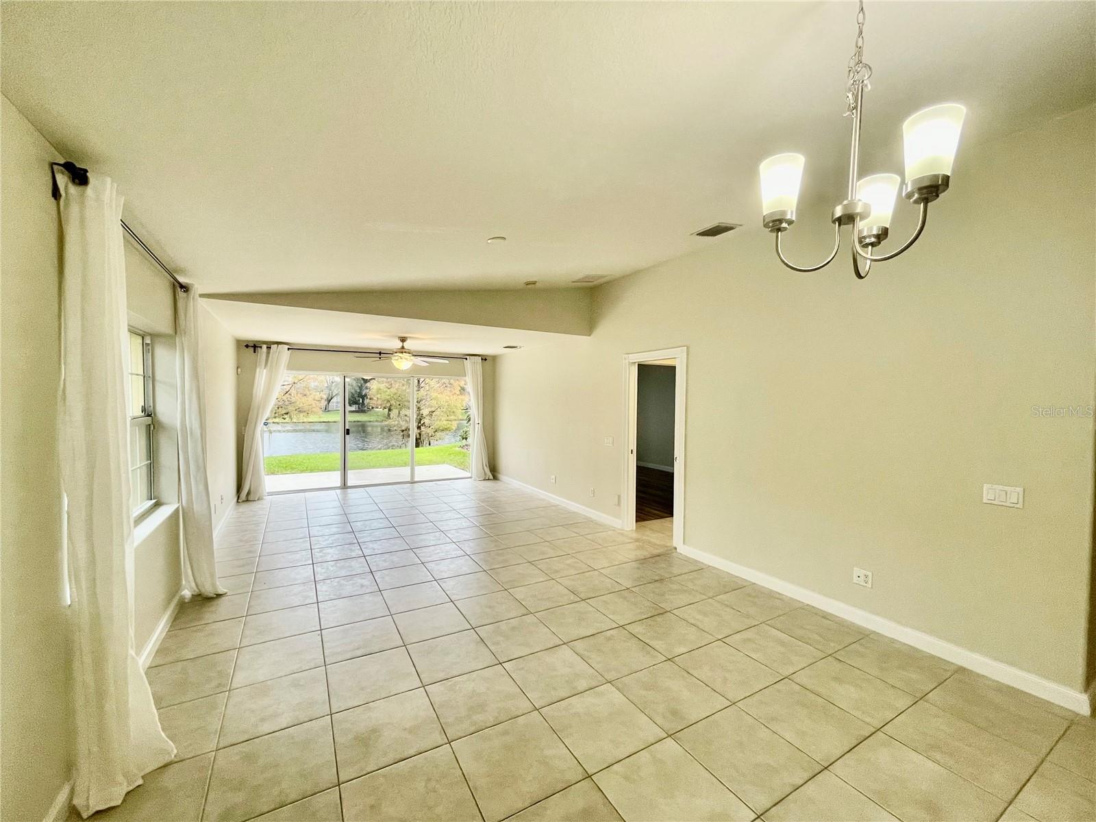 VILLAGEWALK/LK NONAD & 01 - Residential Lease