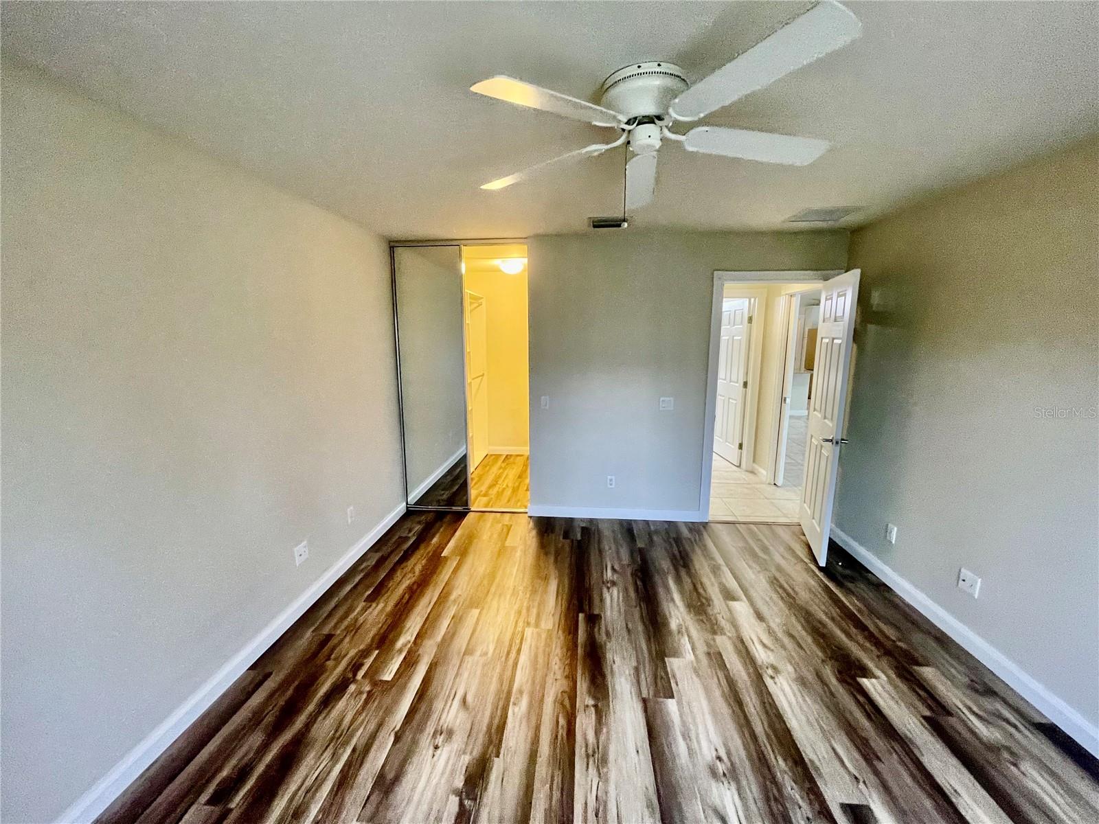 VILLAGEWALK/LK NONAD & 01 - Residential Lease