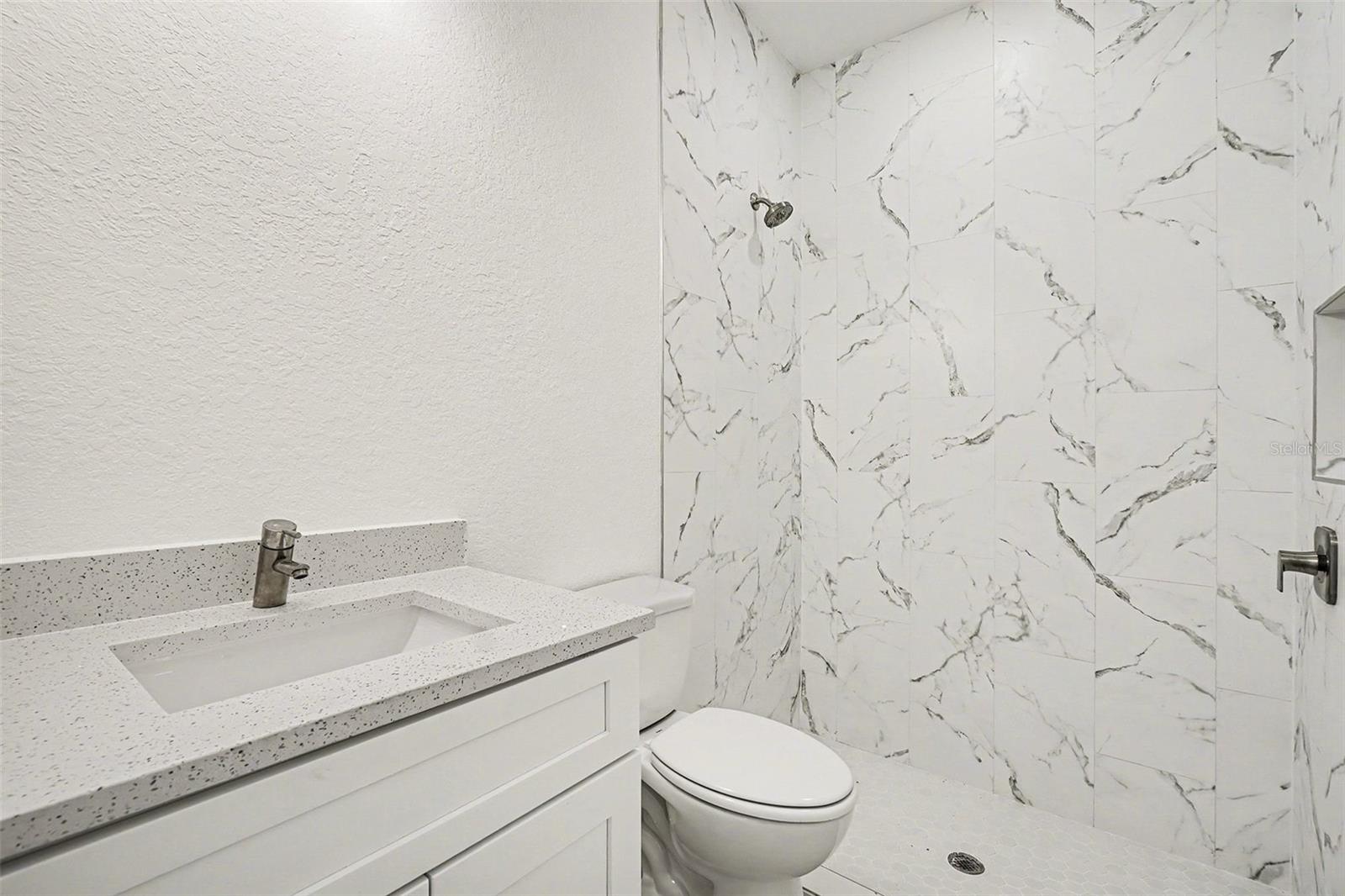 LEHIGH ESTATES - Residential Income