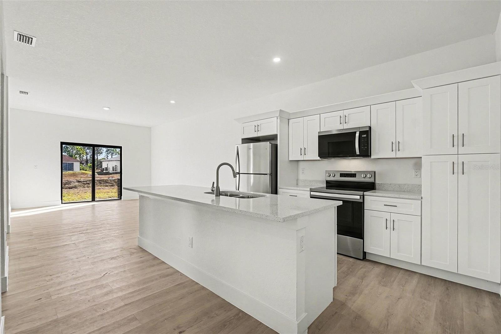 LEHIGH ESTATES - Residential Income