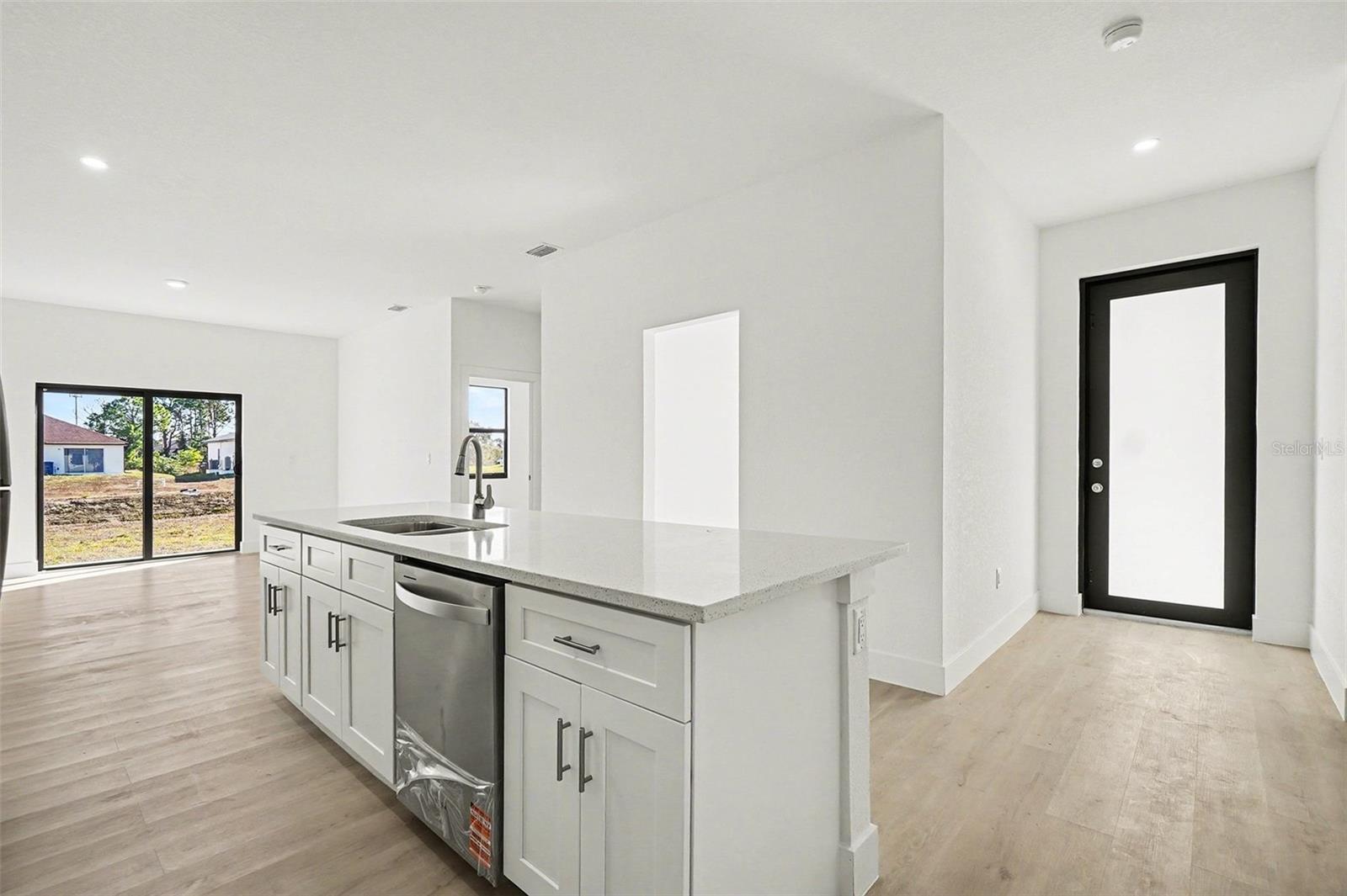 LEHIGH ESTATES - Residential Income