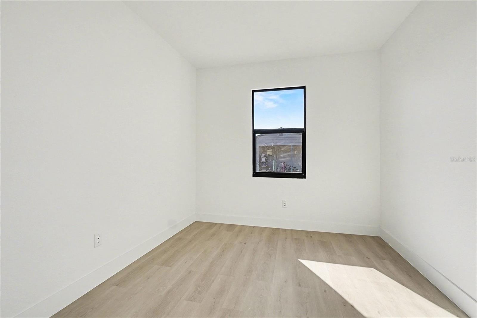 LEHIGH ESTATES - Residential Income