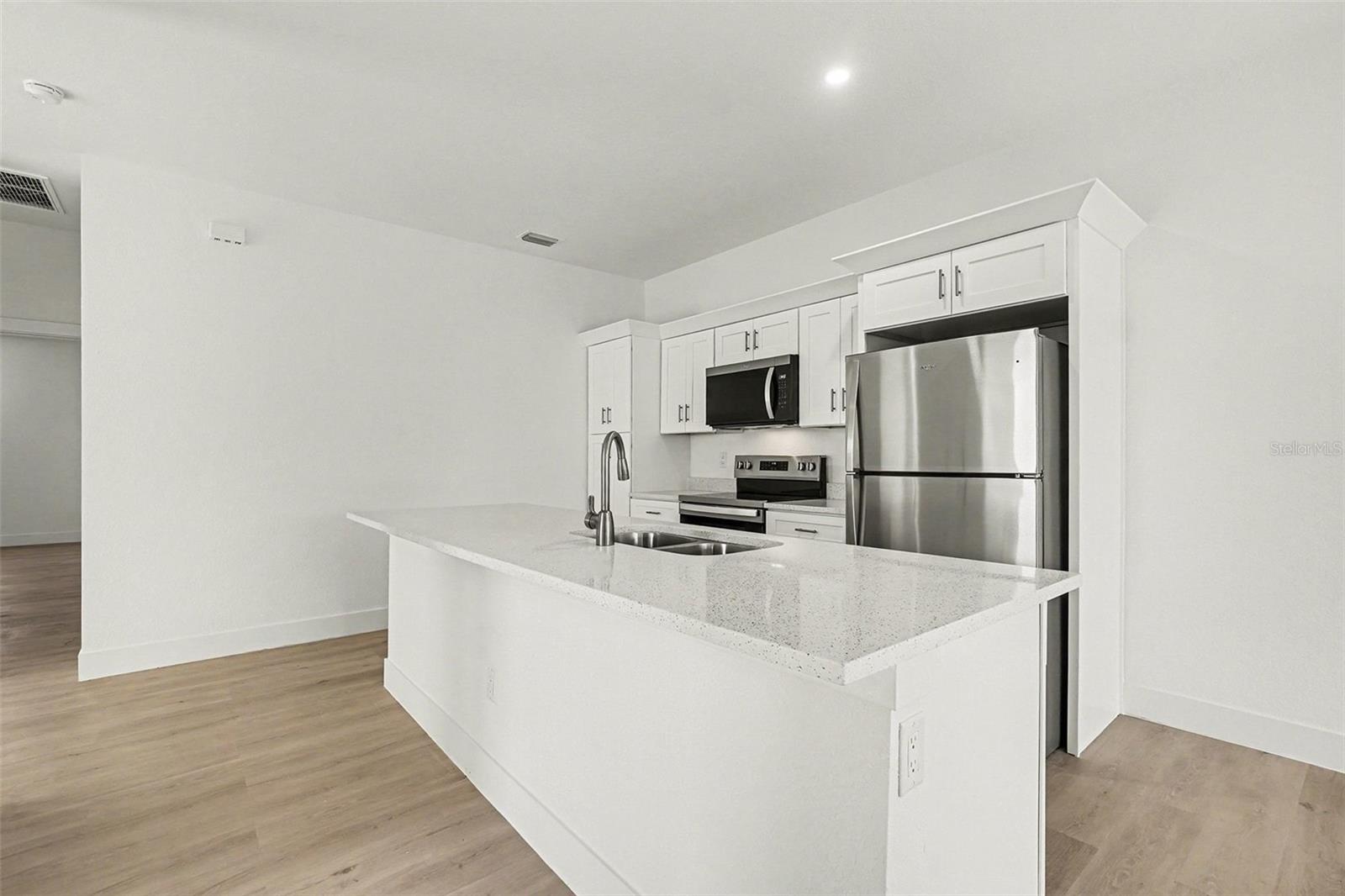 LEHIGH ESTATES - Residential Income