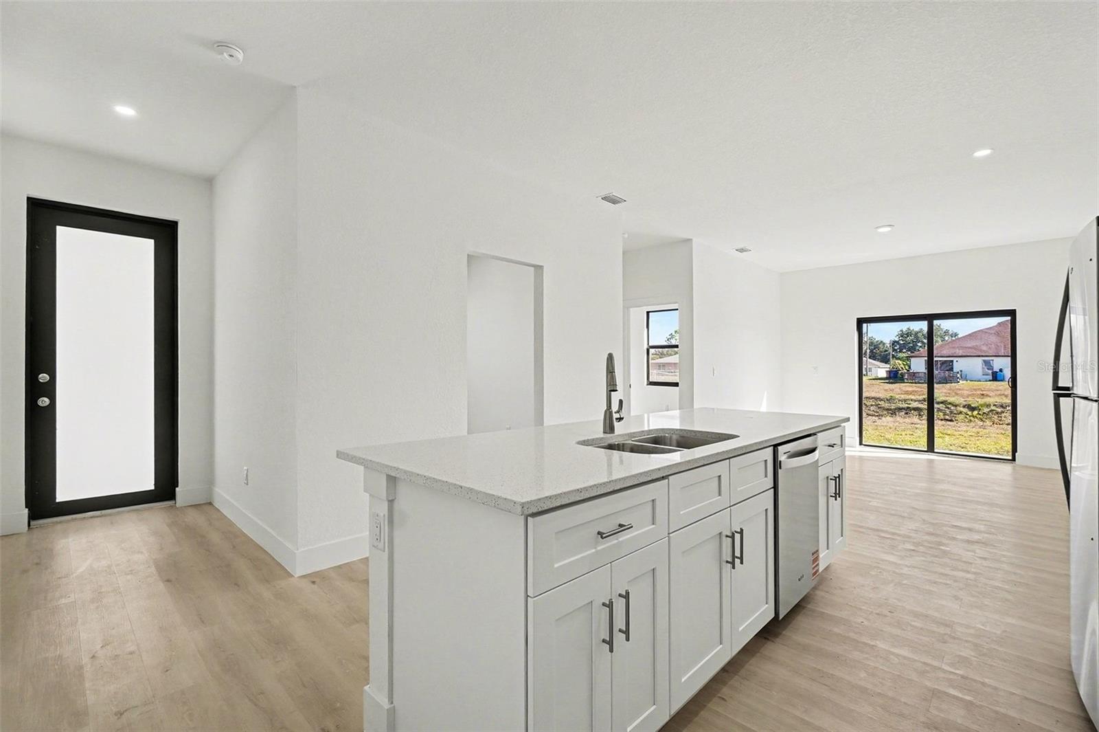 LEHIGH ESTATES - Residential Income