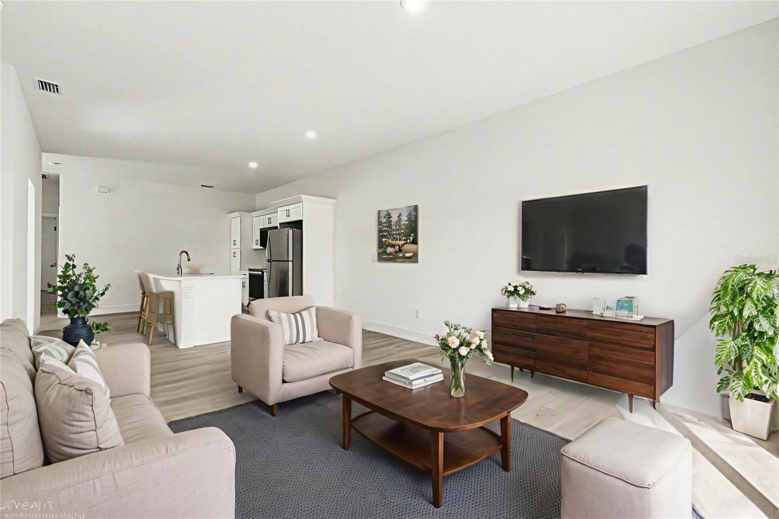 LEHIGH ESTATES - Residential Income