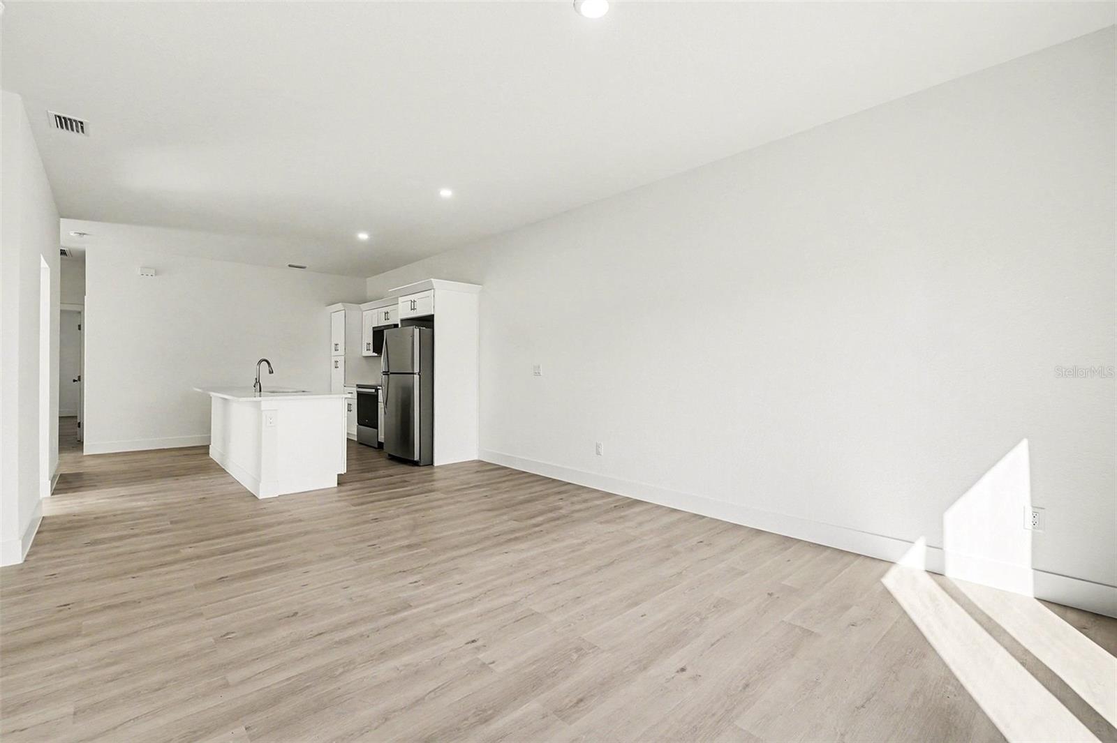 LEHIGH ESTATES - Residential Income