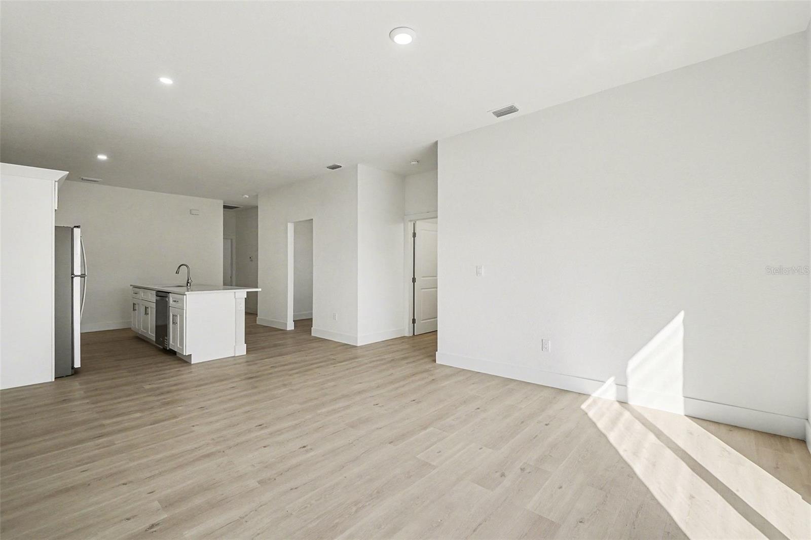 LEHIGH ESTATES - Residential Income