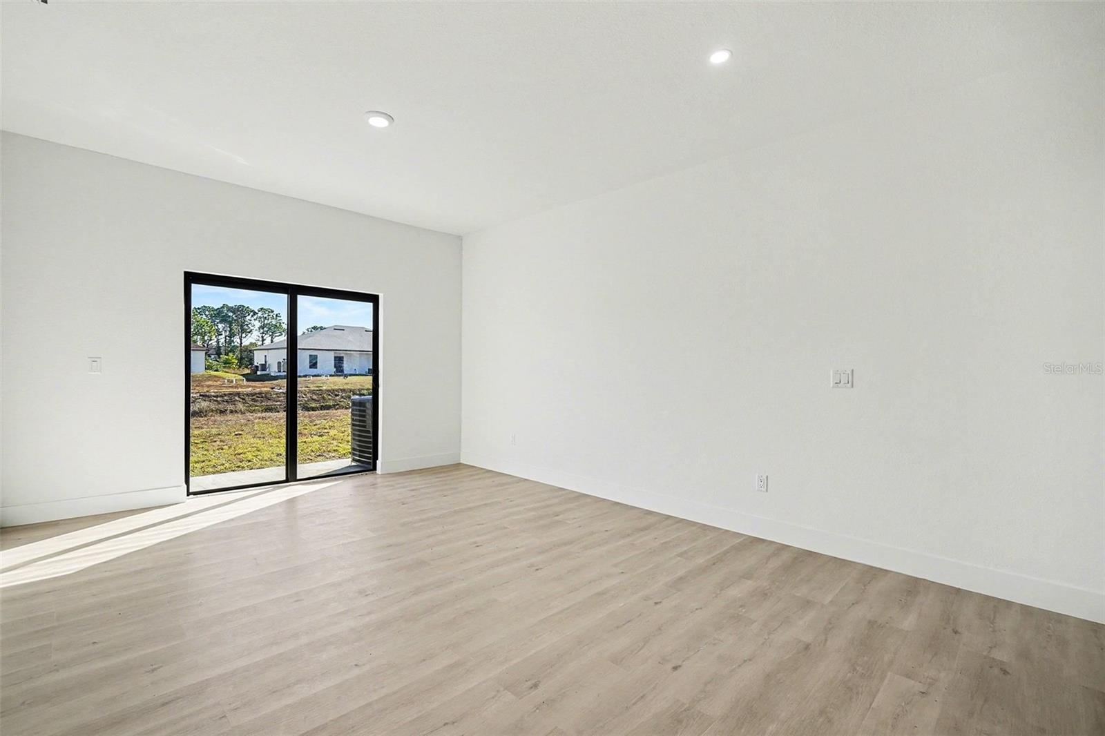 LEHIGH ESTATES - Residential Income