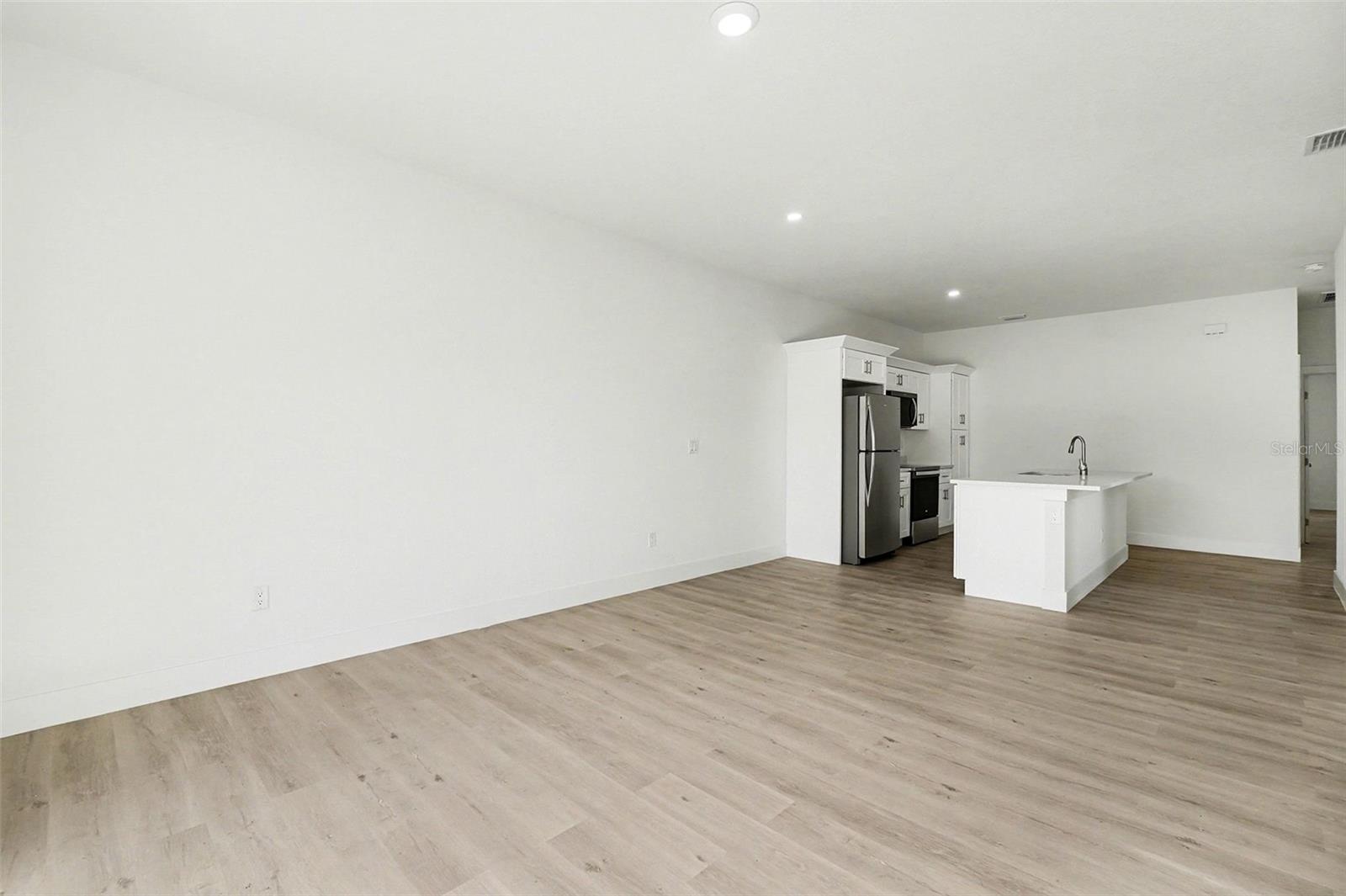 LEHIGH ESTATES - Residential Income