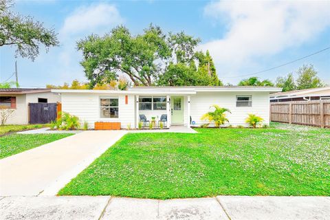 Photo of 4703 W Wallace Avenue, Tampa, FL 33611 (MLS # TB8440012)